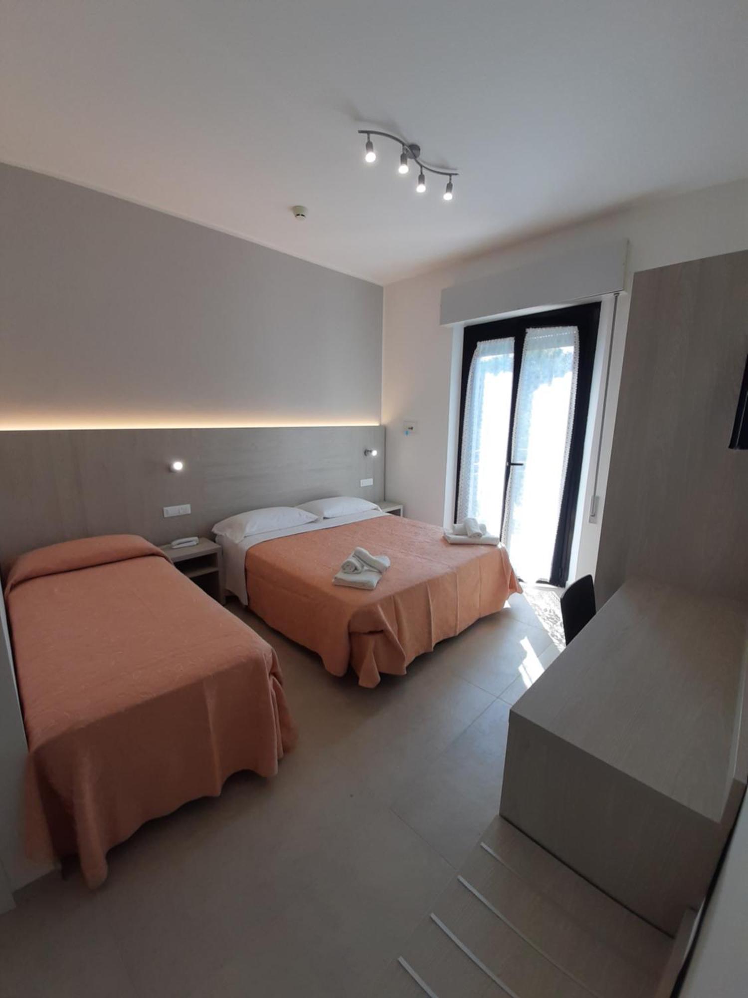 Hotel Altamarea Misano Adriatico Dış mekan fotoğraf
